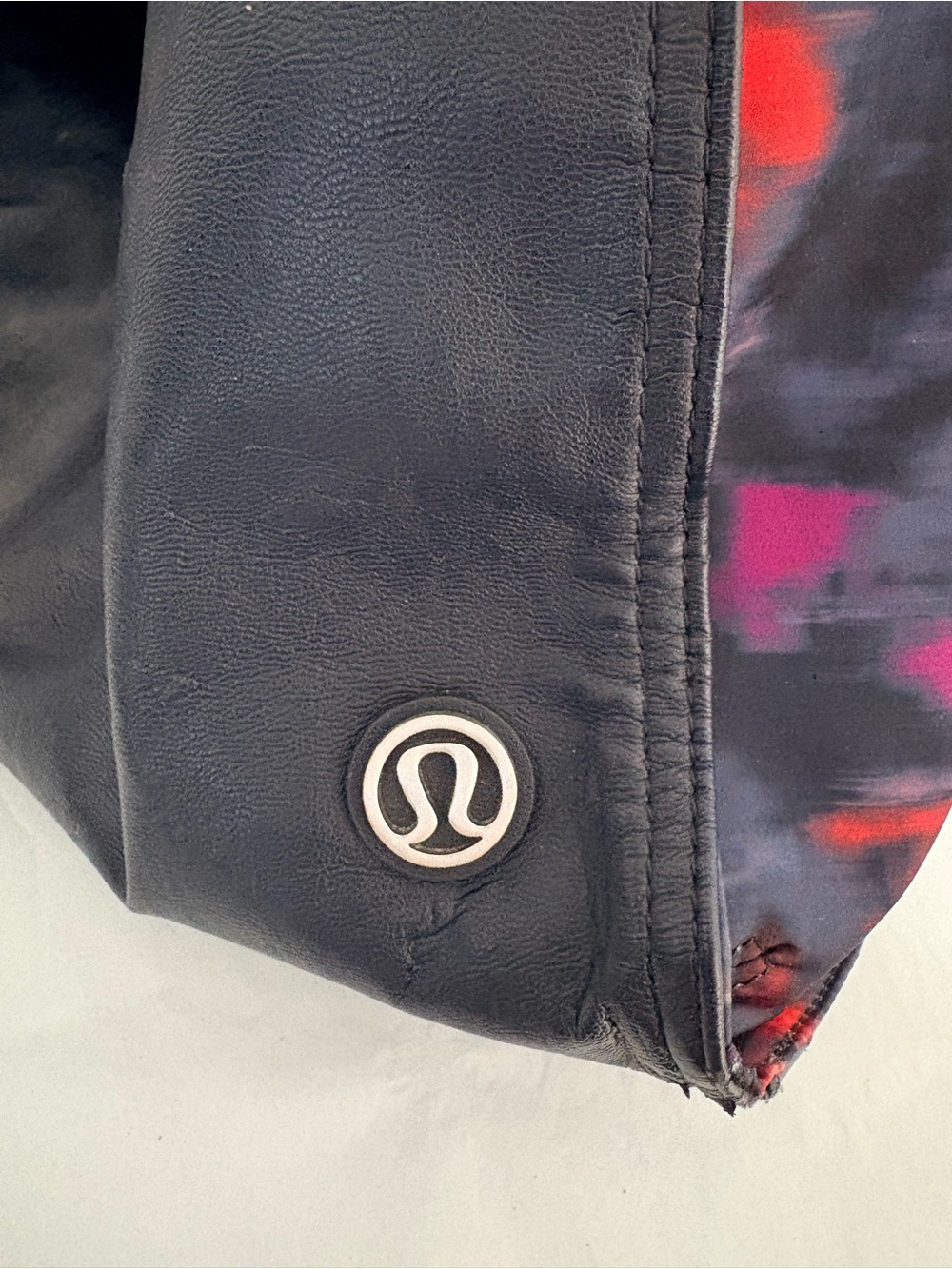Lululemon Follow Your Bliss Bag Naval Blue / Simple Blooms Regal Plum /Black GUC - Picture 13 of 14